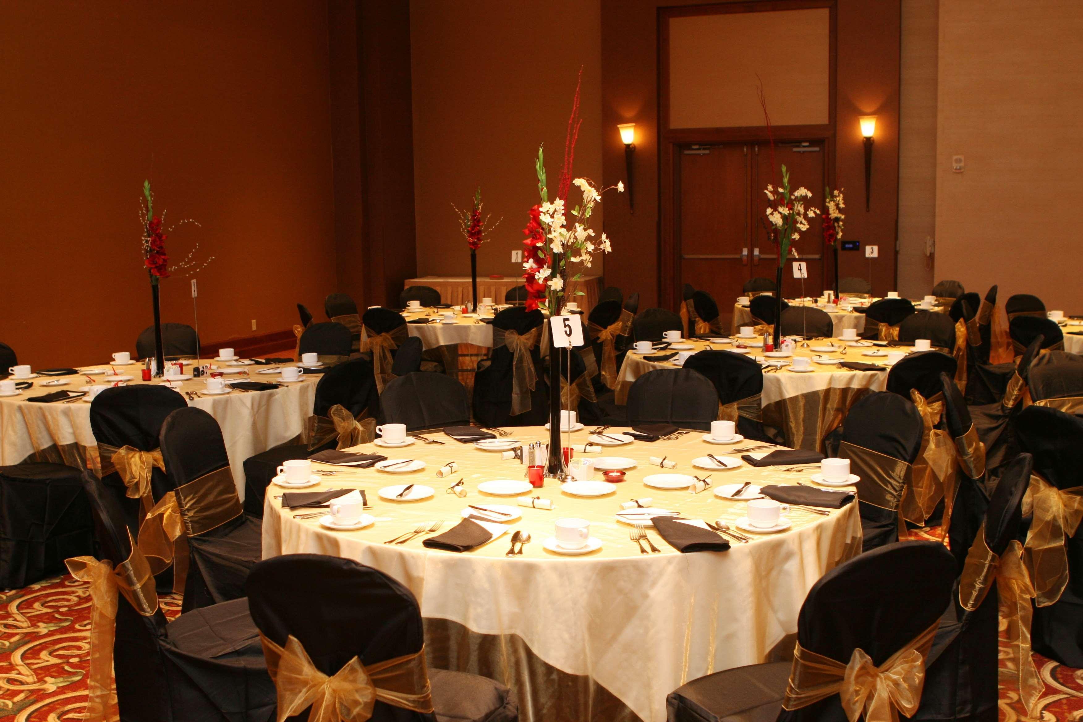 Doubletree By Hilton Bay City - Riverfront Ресторан фото