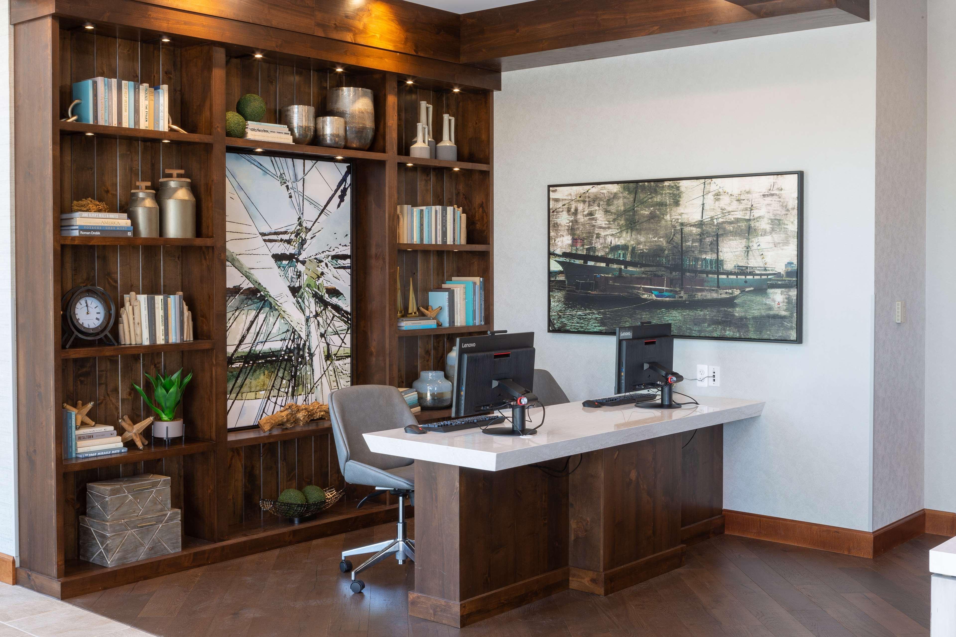 Doubletree By Hilton Bay City - Riverfront Екстер'єр фото