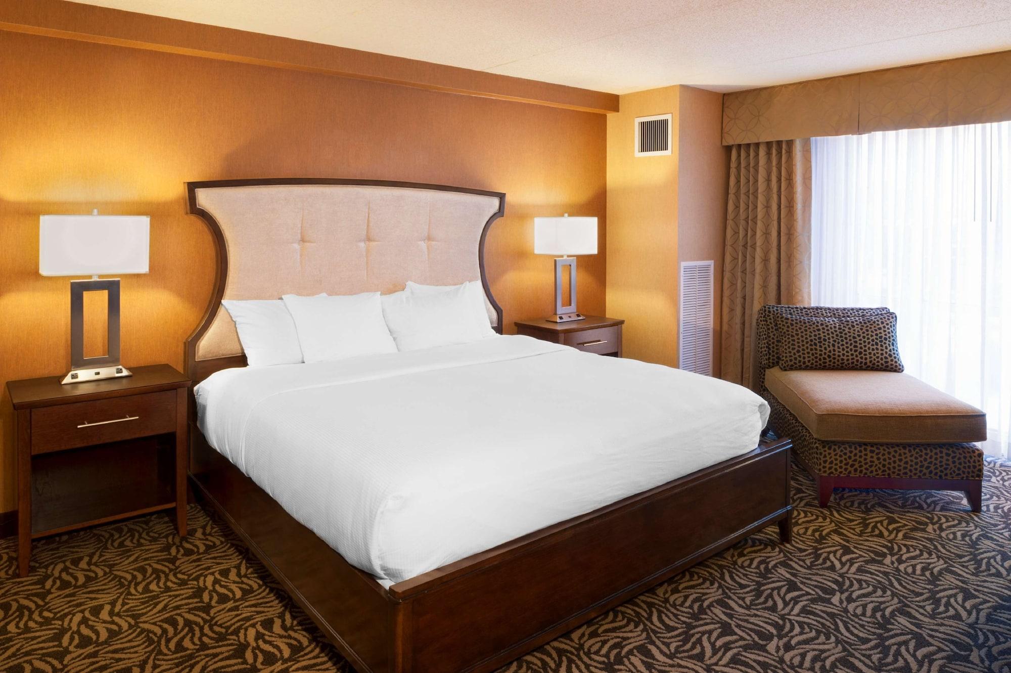 Doubletree By Hilton Bay City - Riverfront Екстер'єр фото