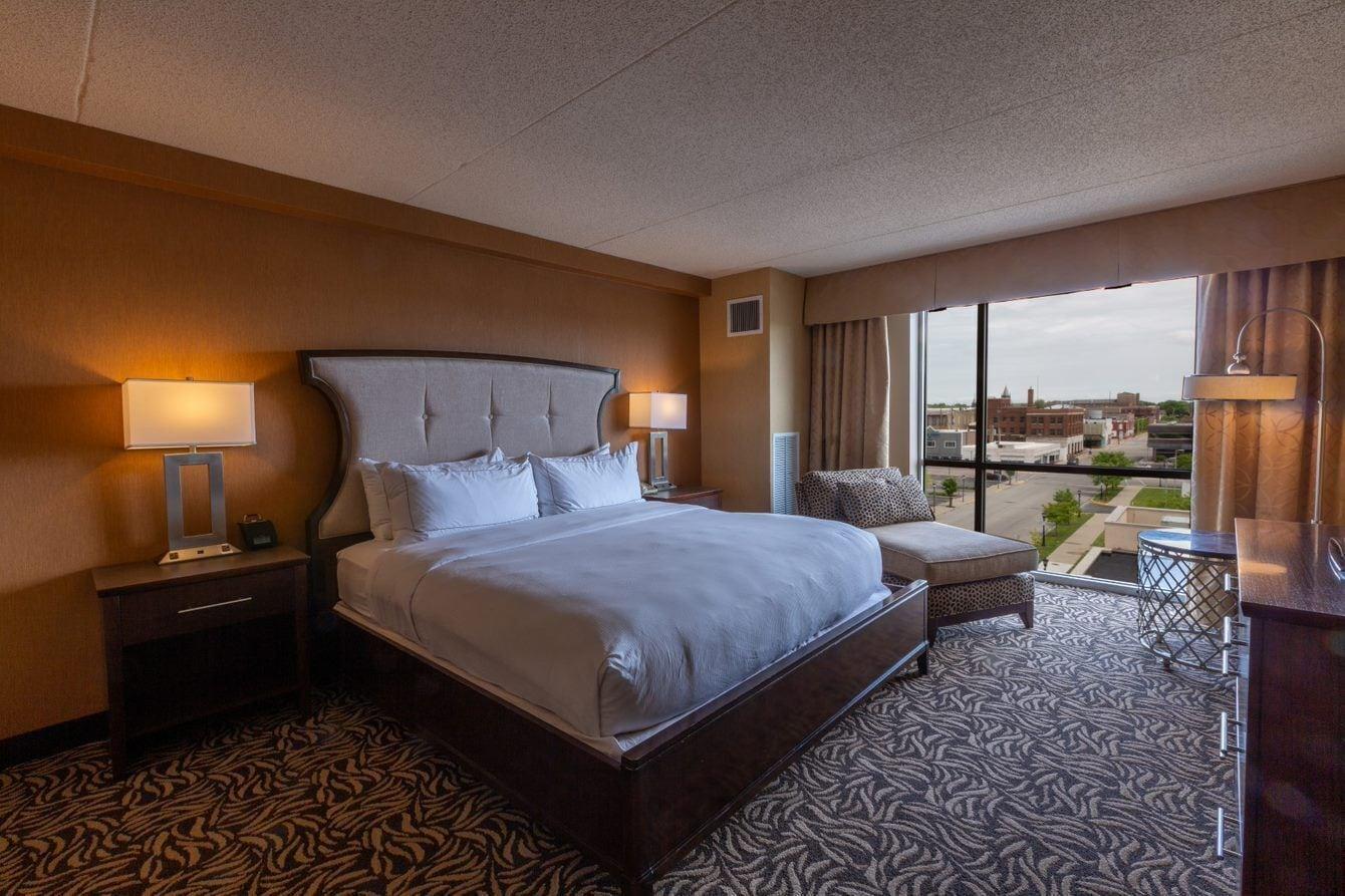 Doubletree By Hilton Bay City - Riverfront Екстер'єр фото
