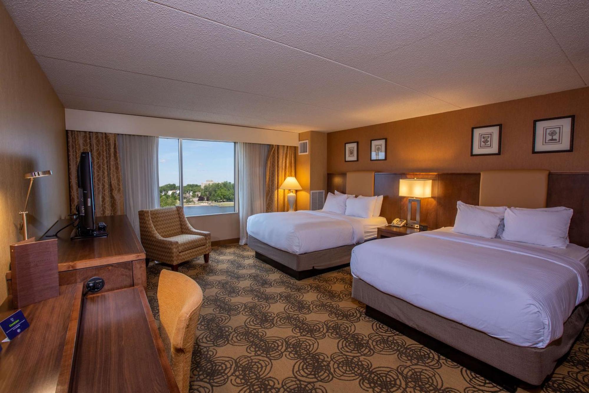 Doubletree By Hilton Bay City - Riverfront Екстер'єр фото