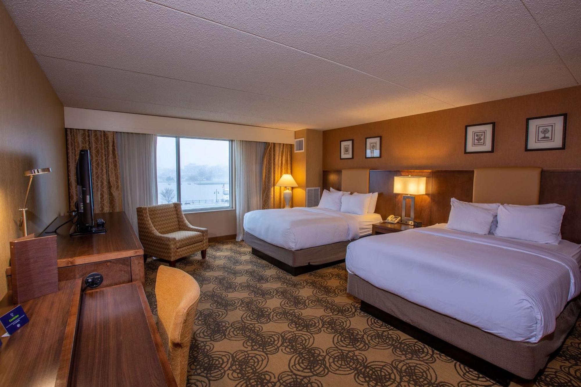 Doubletree By Hilton Bay City - Riverfront Екстер'єр фото