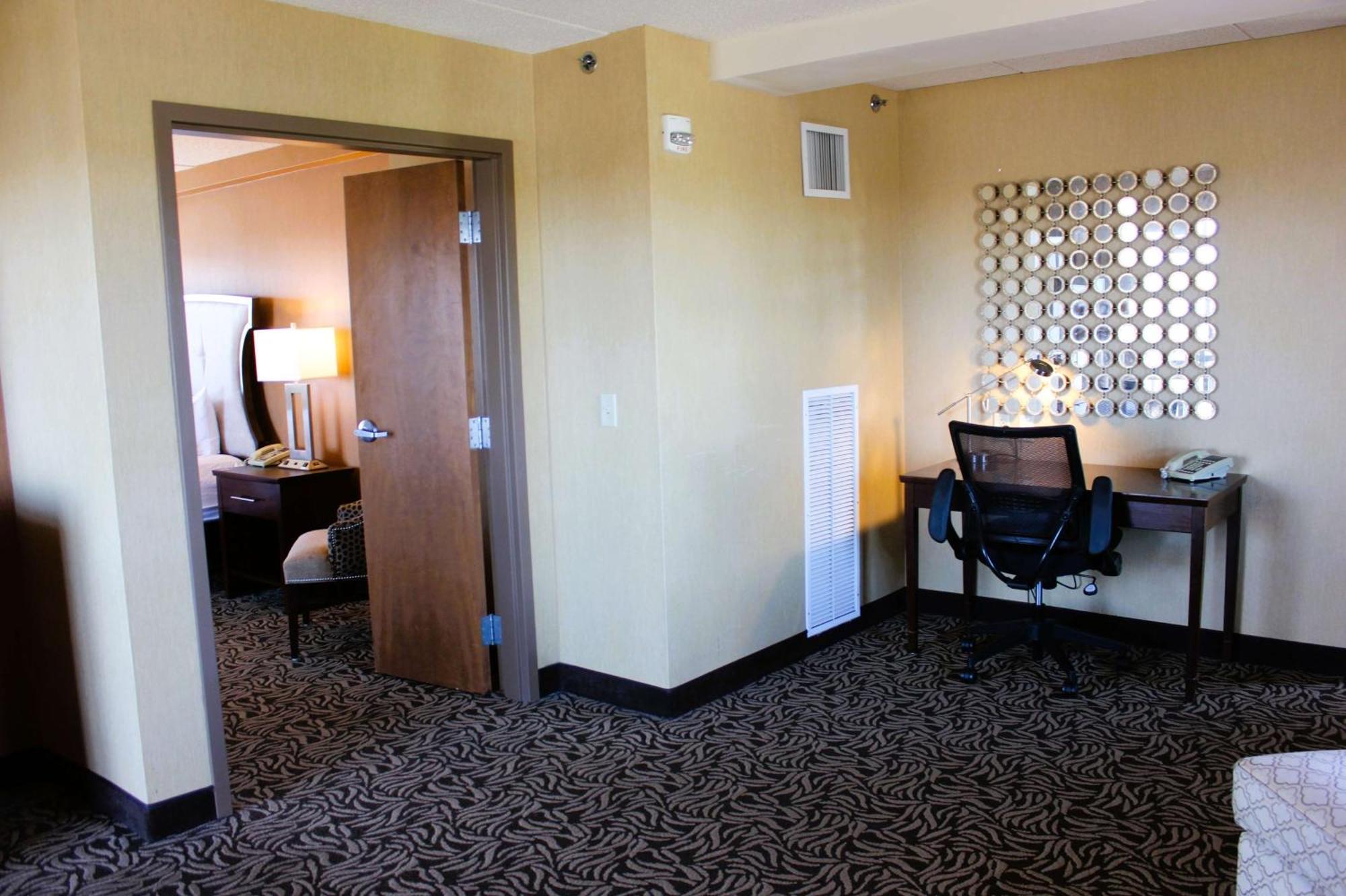 Doubletree By Hilton Bay City - Riverfront Екстер'єр фото